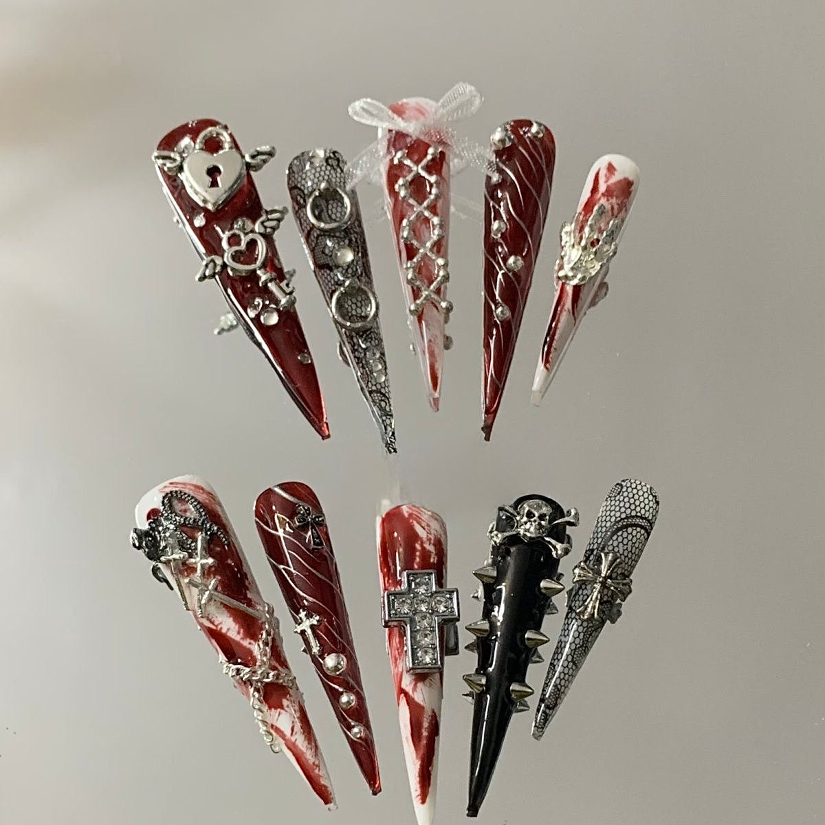 Bloody Chains Nails